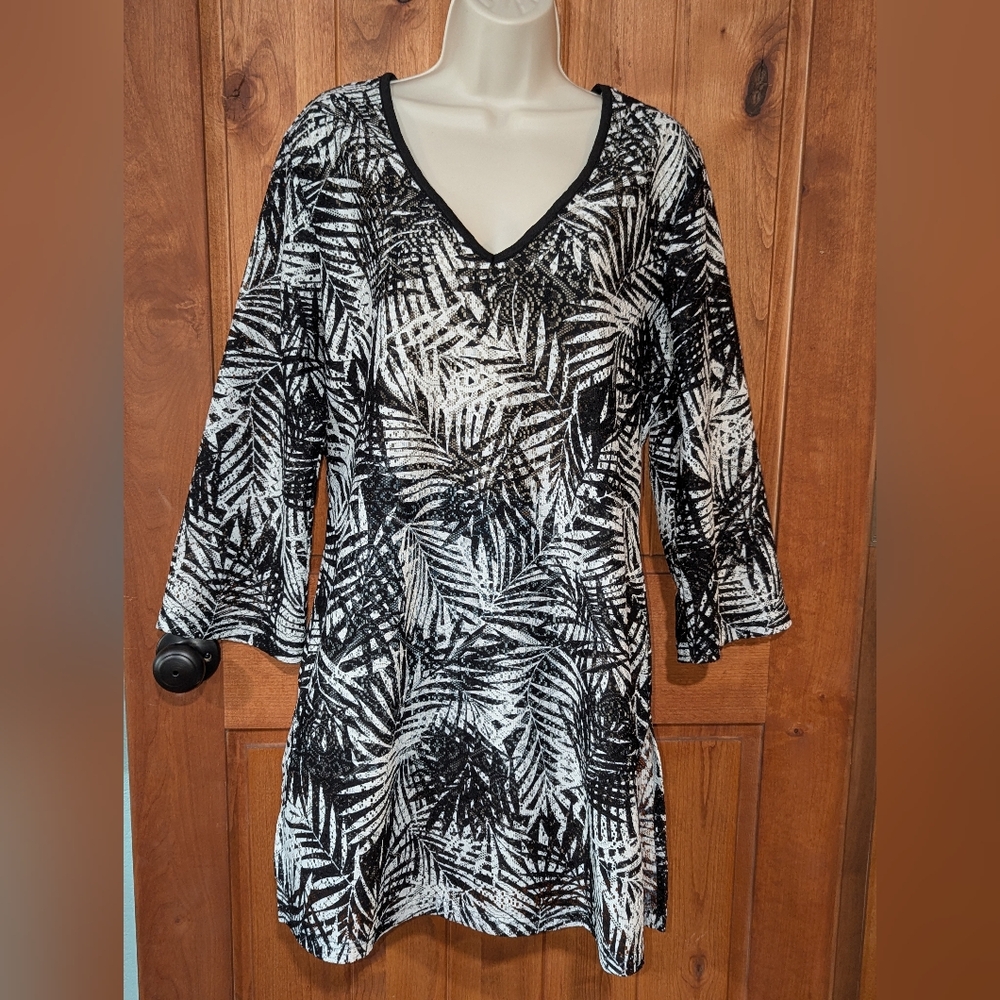 Mario Serrani Black and White Leaf Print Swim Coverup